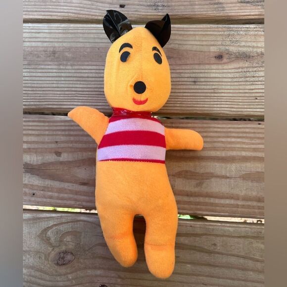 Vintage Winnie the Pooh 13” Plush Stuffed Animal Orange Bear Red Stripe Shirt - Picture 1 of 6
